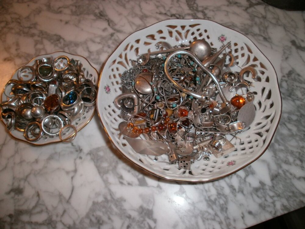 Schmuck.thumb.jpg.5cb56a3d4de944c44e335dadfc41c277.jpg