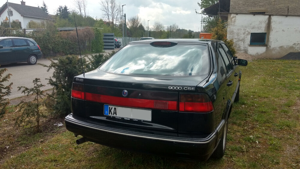 Schwarze-Limo-2.thumb.jpg.c787cee772d63087be1c4ff5a91615c0.jpg