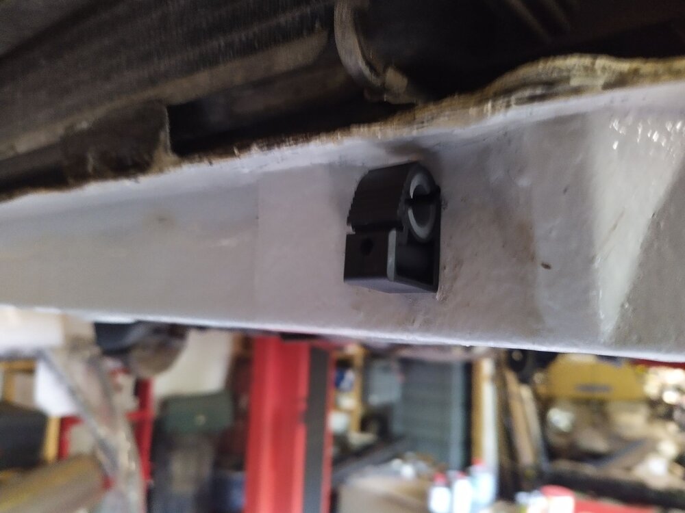Servoleitungshalteclip_neu.thumb.jpg.47d7ed2a1b2d3bf87a2e17cf4420fc6d.jpg
