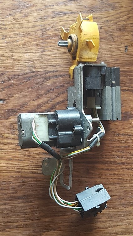 Servomotoren.thumb.jpg.ed83aeaa6a50f2e1eb33b79581267149.jpg
