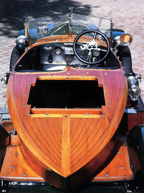 SilverGhostBoat-TailSpeedster.thumb.jpg.1ab944150ae306c3f84c81c80370df50.jpg