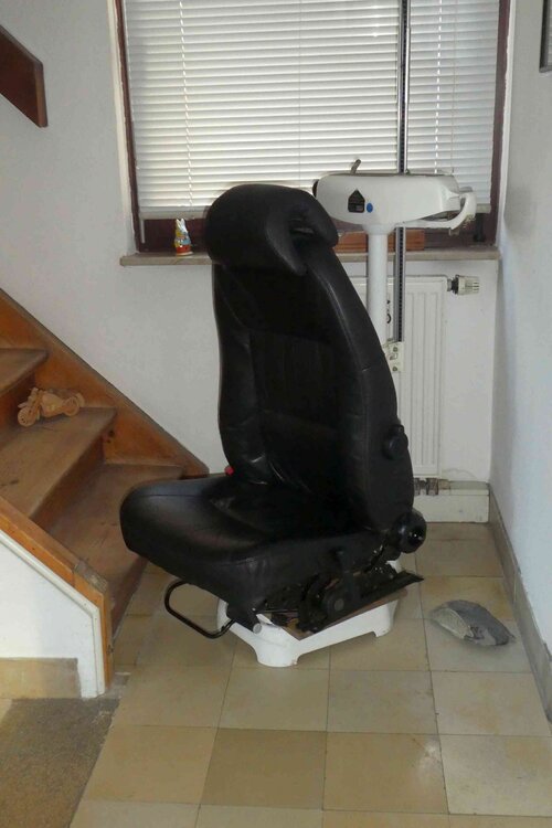 Sitz_.thumb.jpg.a0f335da1b80198639a239b3e30dd1cb.jpg