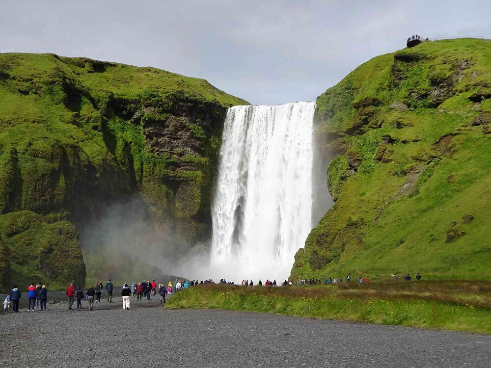 Skogarfoss.thumb.jpg.352c54ec42cff0b87e4f9ad19a8913bb.jpg