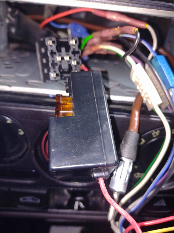 Stecker-vorne.thumb.jpg.a66a83327ed922835e8ff1e2be0d5cc6.jpg