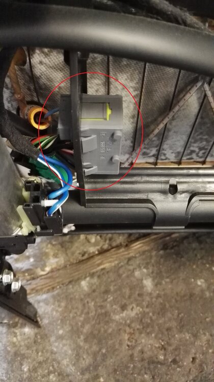 Stecker1.thumb.jpg.1b60e68e5ecb7fd592c871c076e8f9f0.jpg