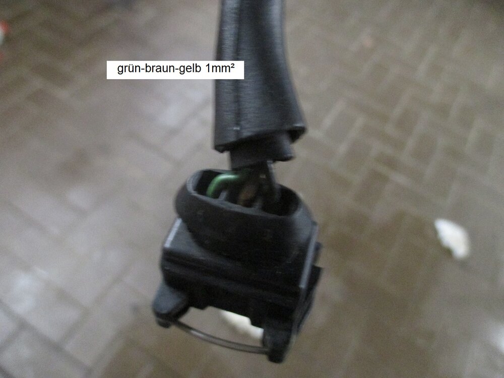 Stecker1mmKabel-3Pole.thumb.jpg.89339188e90a3315d297489b33e213ff.jpg