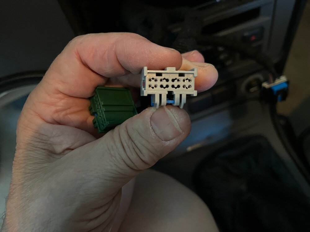 Stecker2.thumb.jpg.4d8d5777172c937399695a3d170e63e7.jpg