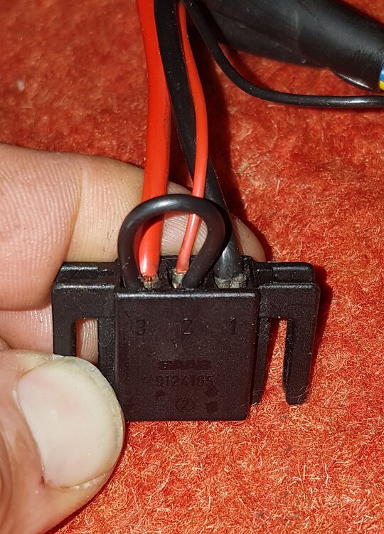 Stecker2.thumb.jpg.75639d2bb969a54dab32461fa8038b32.jpg