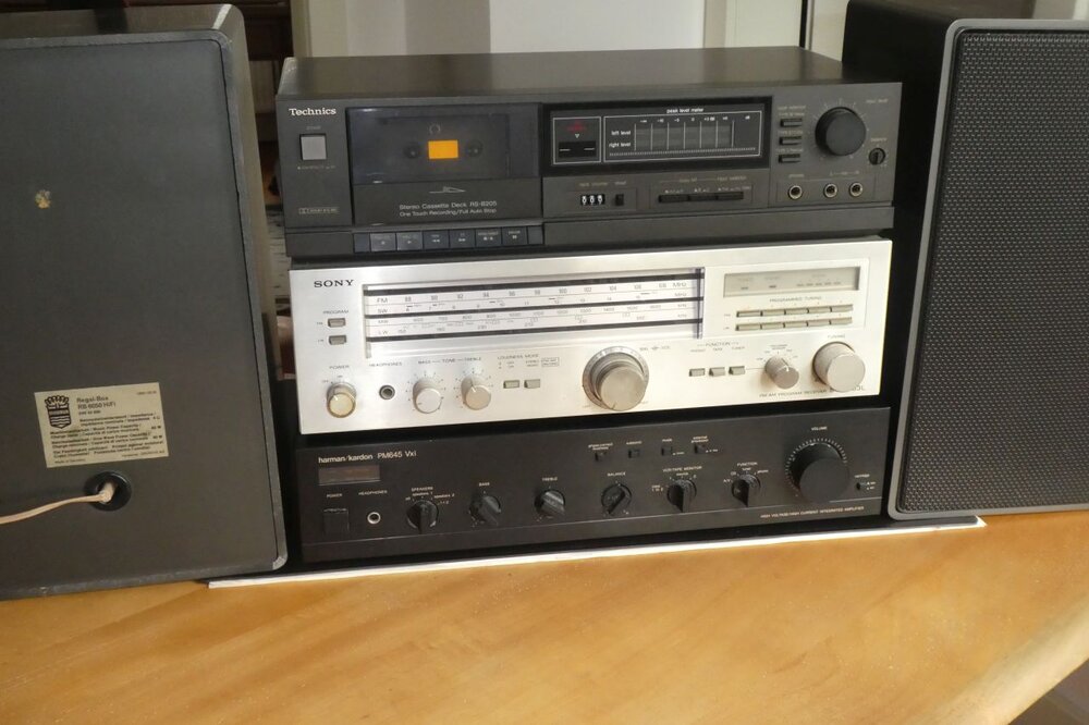 Stereo.thumb.jpg.207ed33ae9ce607538a3537f167db95c.jpg