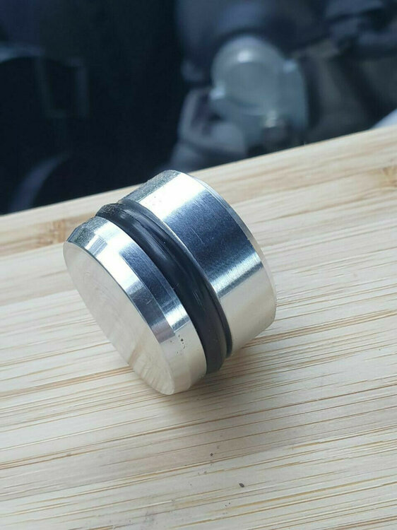 Stopfen.thumb.jpg.047cb8fa7b15d273eaa1b7b84c798bad.jpg