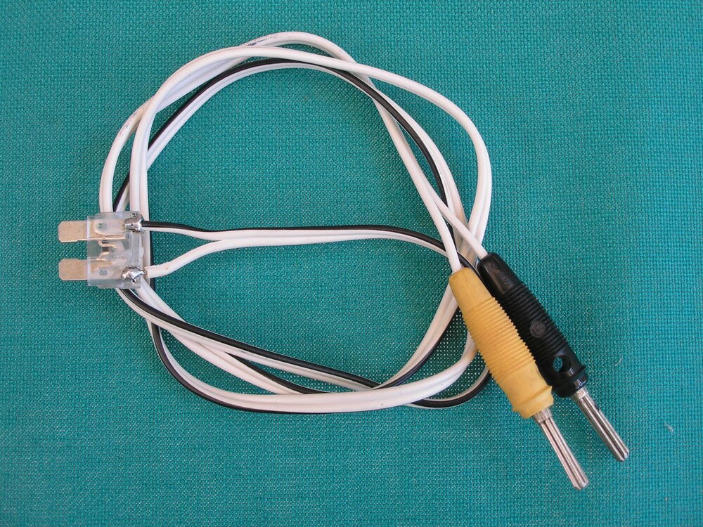 Strommesskabel.thumb.JPG.8c8844cbcb5d18575eae1fc59673d064.JPG