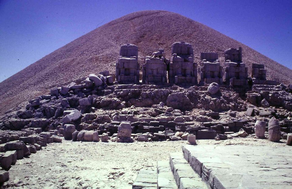 TR_Nemrud_Dag_52.thumb.jpg.5971974da972f466c0e59a2b8e0a90f6.jpg