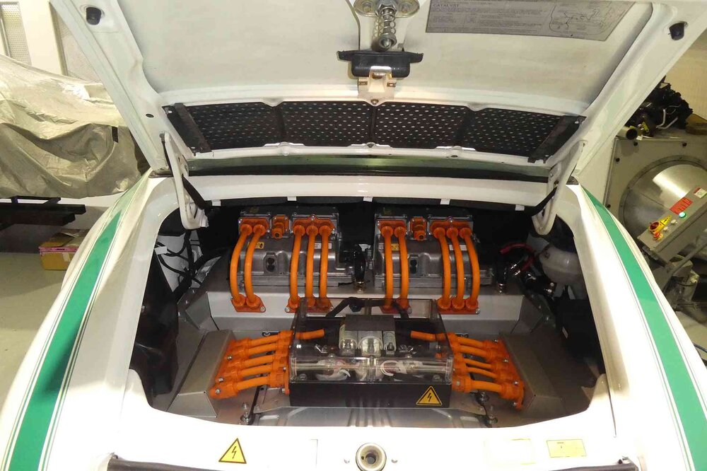 Targa.thumb.jpg.c7458ecb4c031372d71c12fcc0fcd563.jpg