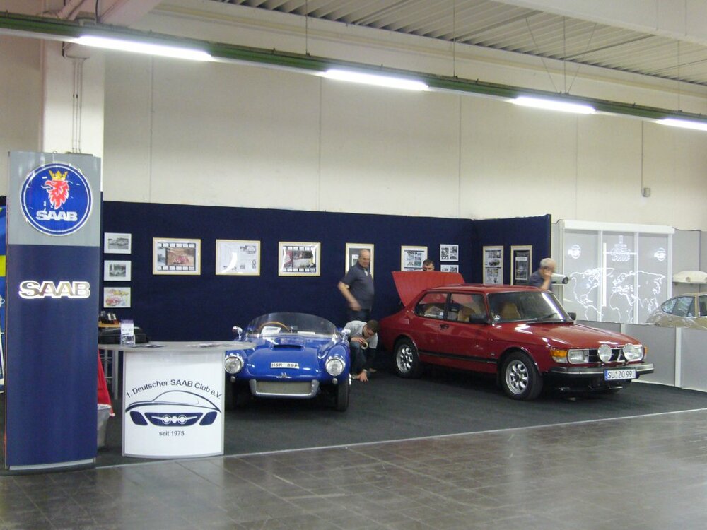 Techno-Classica_2010_05.thumb.jpg.308aa2bc7fc8b4d5dd285b662cbf3ca2.jpg