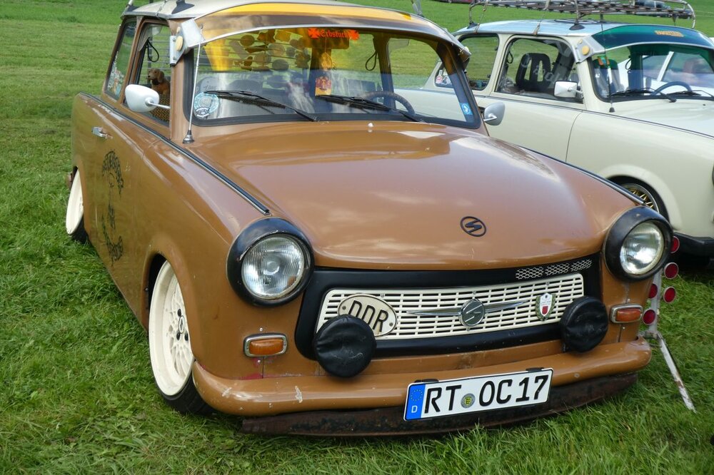 Trabant.thumb.jpg.2bd893b4b5df43d507d4ec862ecd19a8.jpg