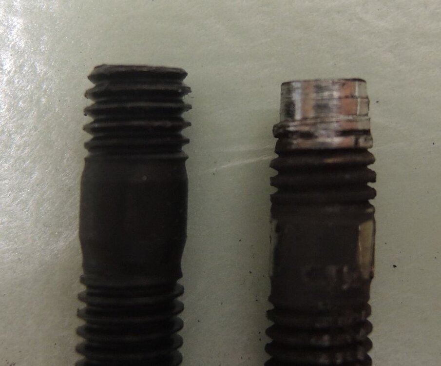 Turbo-Stehbolzen_neu_alt.thumb.jpg.e1d96394daffd177694793188abf4805.jpg