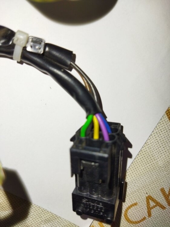 USModellmit7Kabelim6-fachStecker.thumb.jpg.33616fe4474cfabe4292694494419e29.jpg