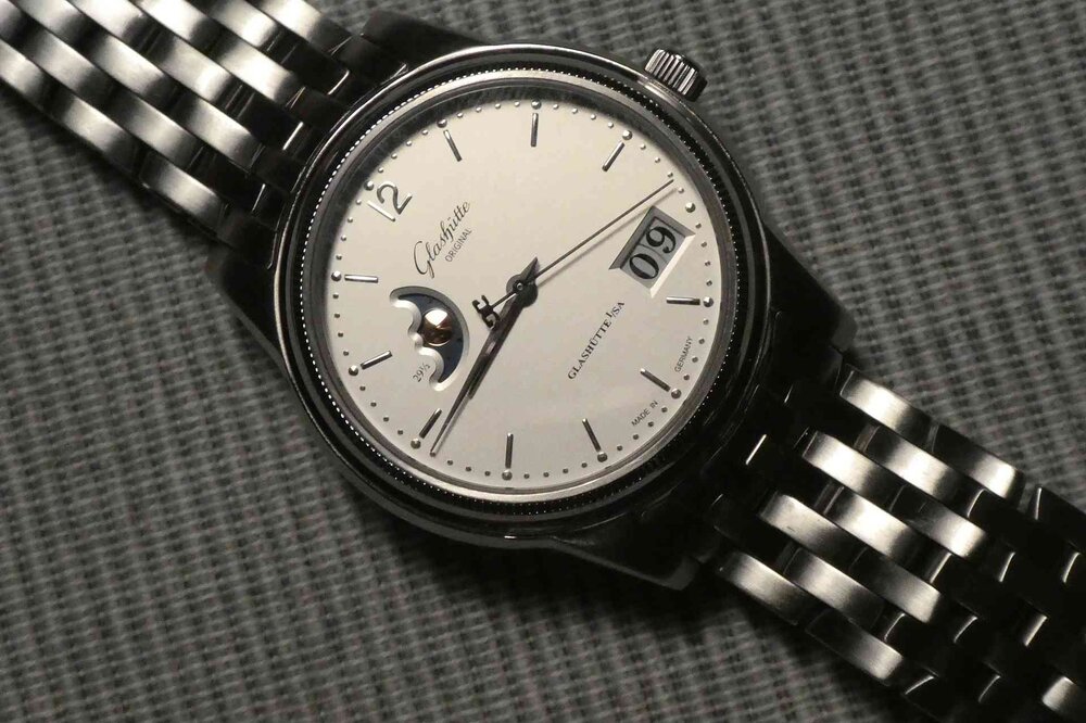Uhr.thumb.jpg.668efc4dc4a829f73869af460dcfaf06.jpg
