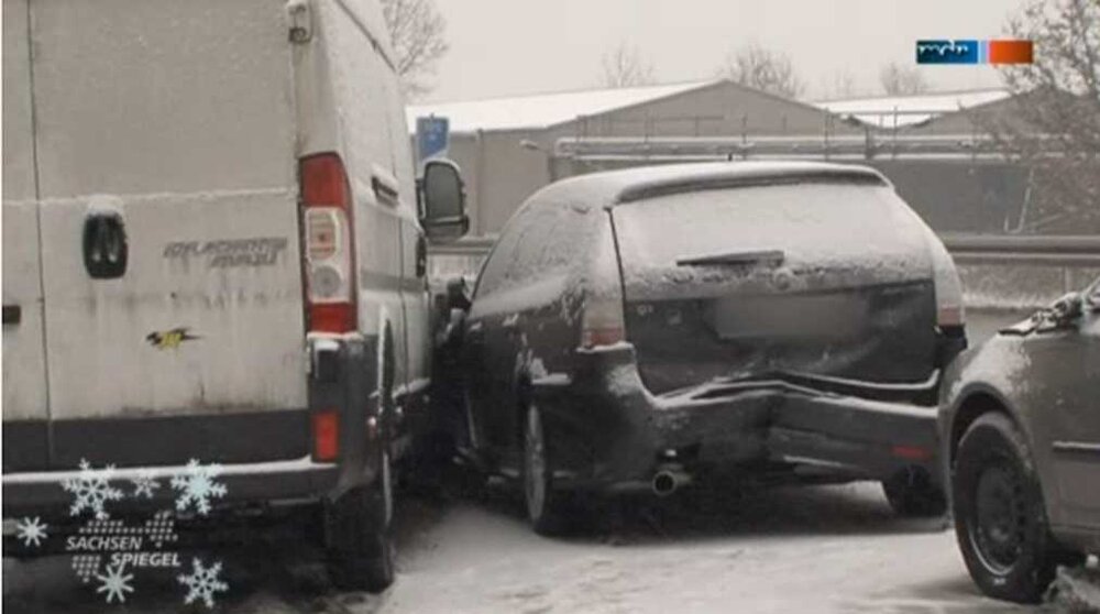 Unfall.thumb.jpg.19c174723ad3881b47f8146fd47b67b4.jpg
