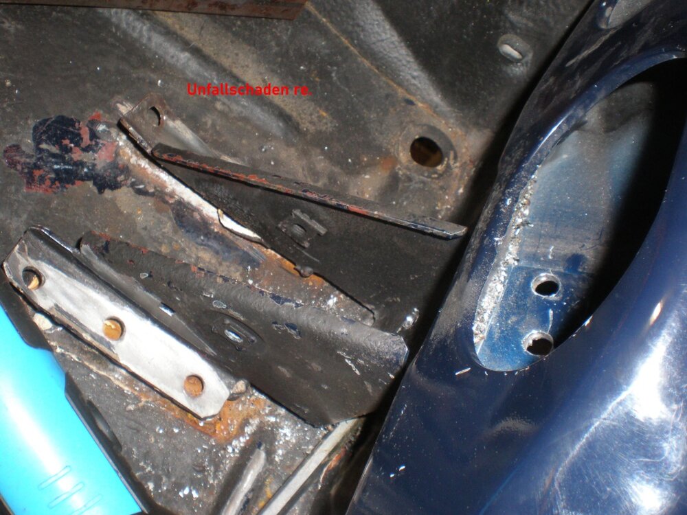 Unfallschadenre..thumb.jpg.602e4a9739734c40b06ca537db900f8f.jpg