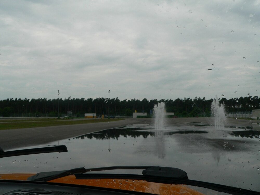 Wasserwand6.thumb.jpg.35ada81e29a37a5e481b746c60c793f0.jpg