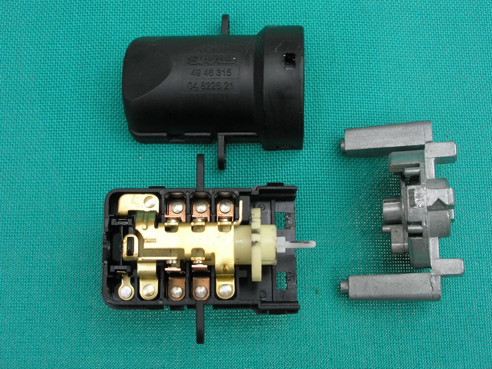 Zuendschalter2.thumb.JPG.dd023742ac0ad7fc15c1c8464a0a53b4.JPG
