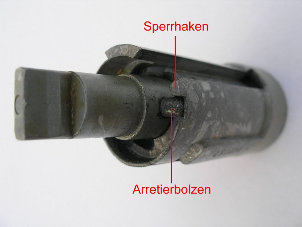 Zuendschloss-Arretierbolzen.thumb.jpg.89d818c6bba0dae2060bc88f170b7975.jpg