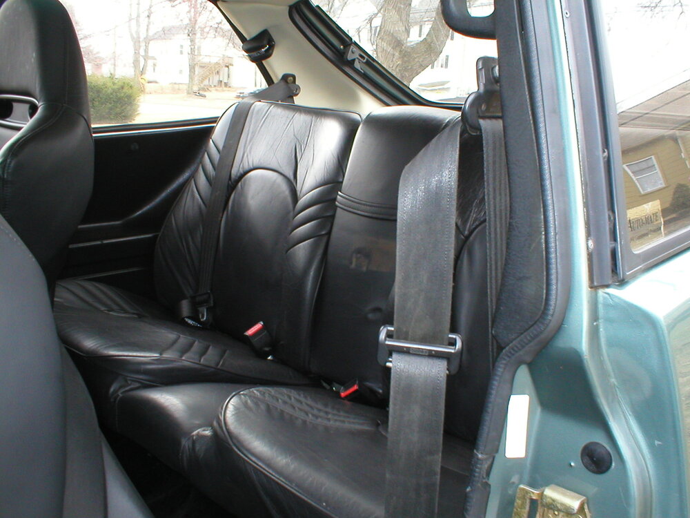 aero_rearseat_755.thumb.jpg.e0da8b41acdefbcbe3aa559740517f4e.jpg