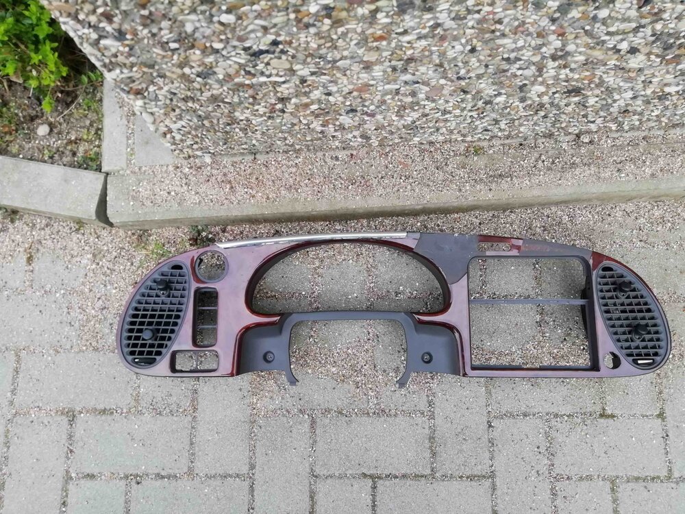 altes-dashboard.thumb.jpg.40c751c58a2b2d1230d0ae1853f1a973.jpg