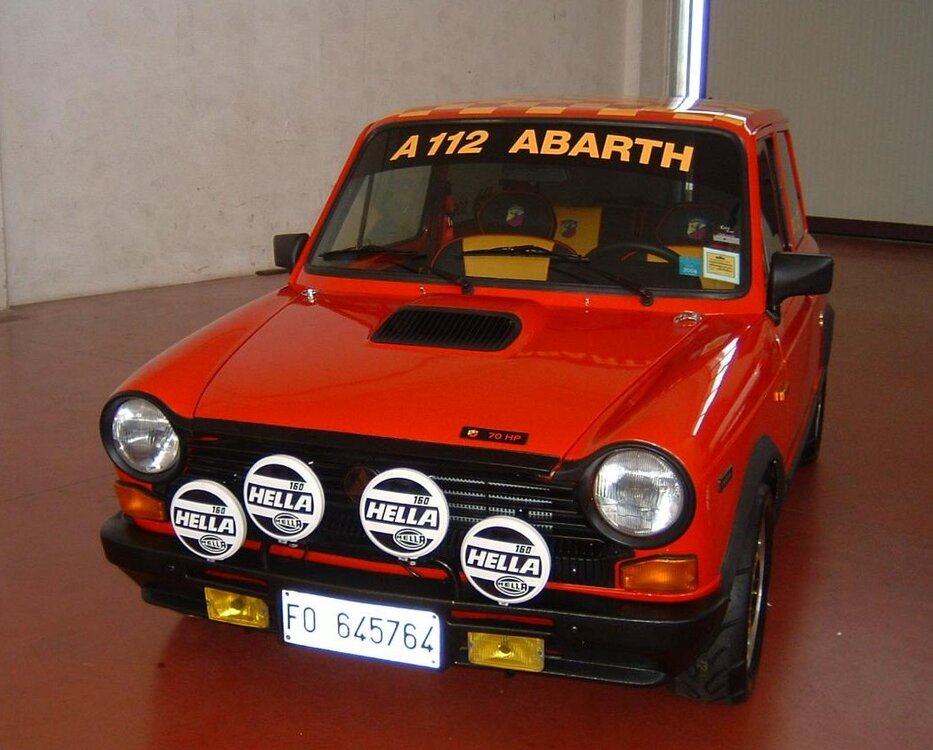 autobianchia112abarth8.thumb.jpg.fca3e92e0708af9bcc4103d06353996a.jpg