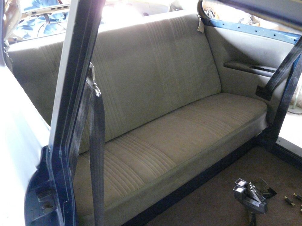 backseat.thumb.jpg.5c64f00c5521a00ac081f452e6d3aebe.jpg