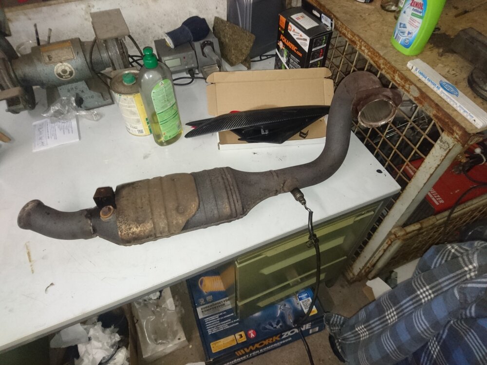 downpipe_01.thumb.jpg.96e790e1078fb33f3b62361840cdbdfc.jpg