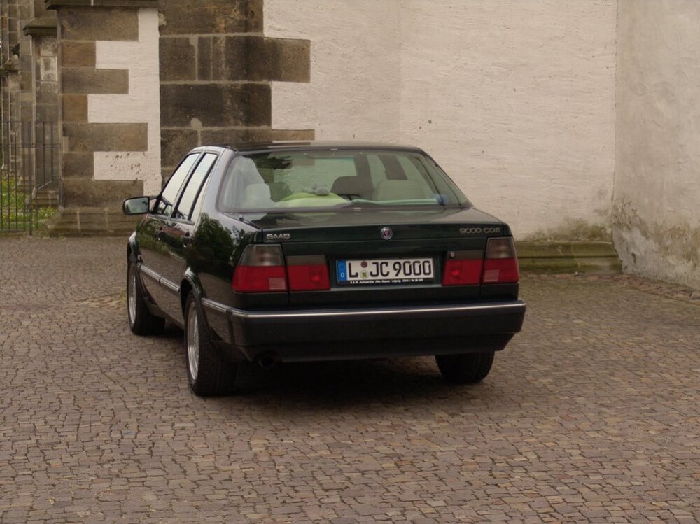 einschnerRcken.thumb.jpg.f2af45b8d4abc282176e0b8cb4a5744c.jpg