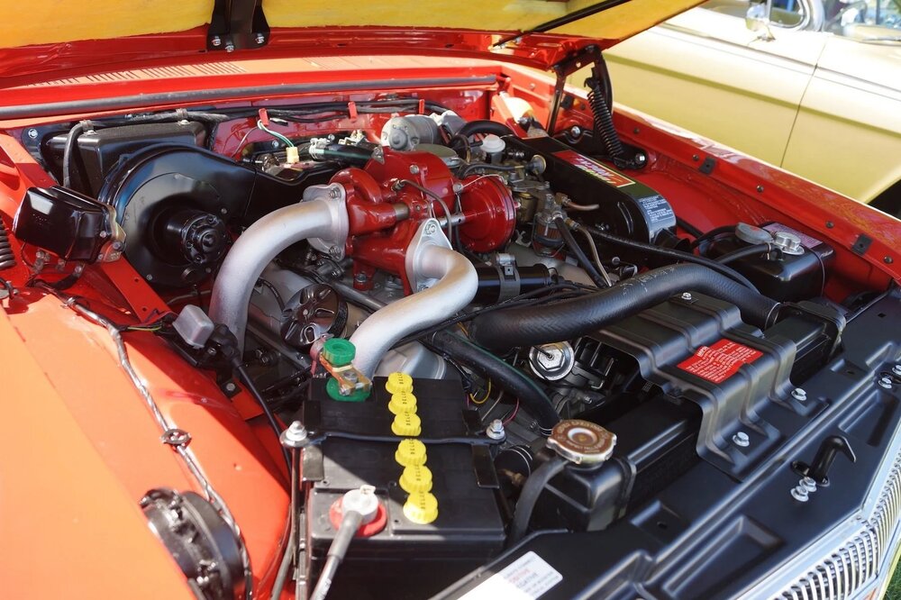 engine-of-1962-oldsmobile-f-85-jetfire.thumb.jpg.b0dc344e7595fa0c0f25ca03648ef259.jpg
