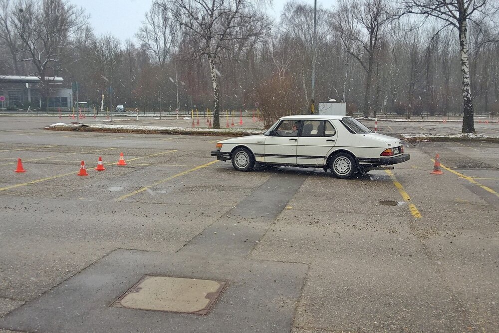 fahrsicherheitstraining_2017_12_17.thumb.jpg.3787c9d835d294ce45198aa7537dadb0.jpg