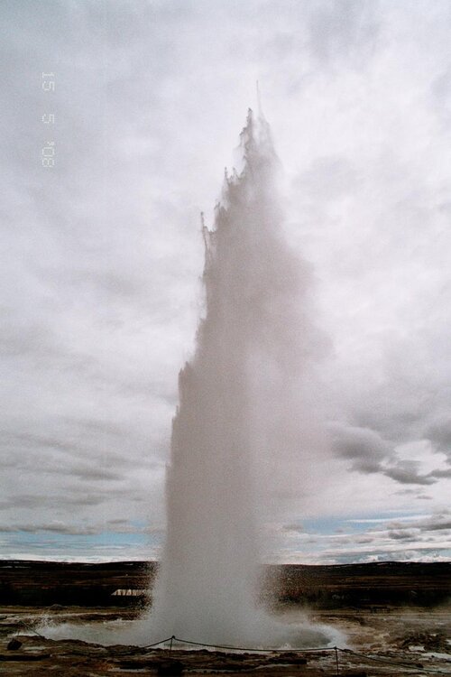 geysir.thumb.jpg.5e54c0ab7b445b5df2fab99826834781.jpg