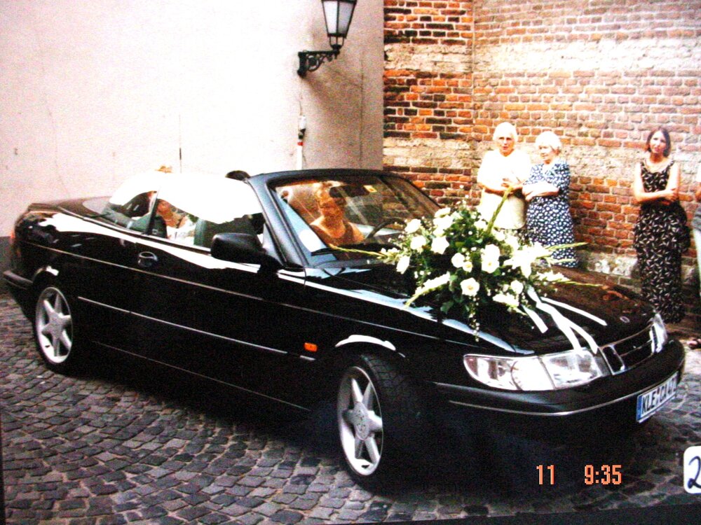 hochzeits_saab.thumb.jpg.6897e5d74ab114b34fca41823145844a.jpg