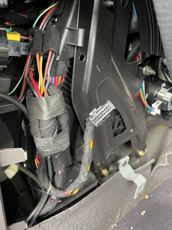 kabel.thumb.jpg.68bf79d57336c11dc914d1968438405f.jpg