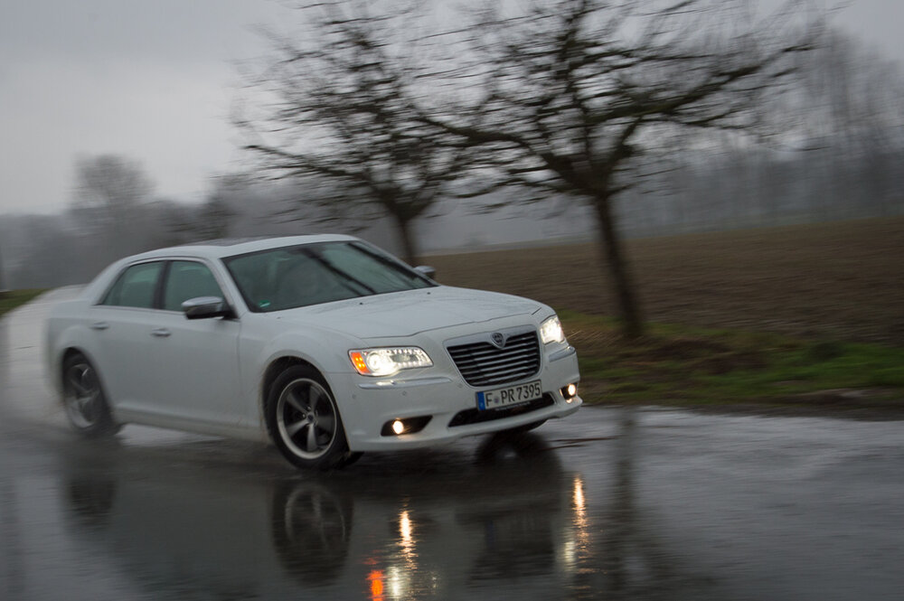 lancia-thema-30-v6-multijet-executive-weiss-9370.thumb.jpg.0fccbe8e76e0229eba9780e338062a5a.jpg