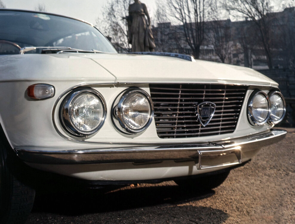 lancia_fulvia_coupe_339_0000014a078005b1.thumb.jpg.6076233c28592a19e55df6c687d31236.jpg