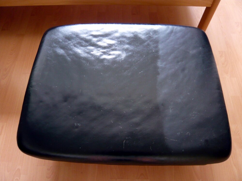 leder_pflege2.thumb.jpg.4e2e6fcb3c3d53fcd79b06a17da6ad69.jpg