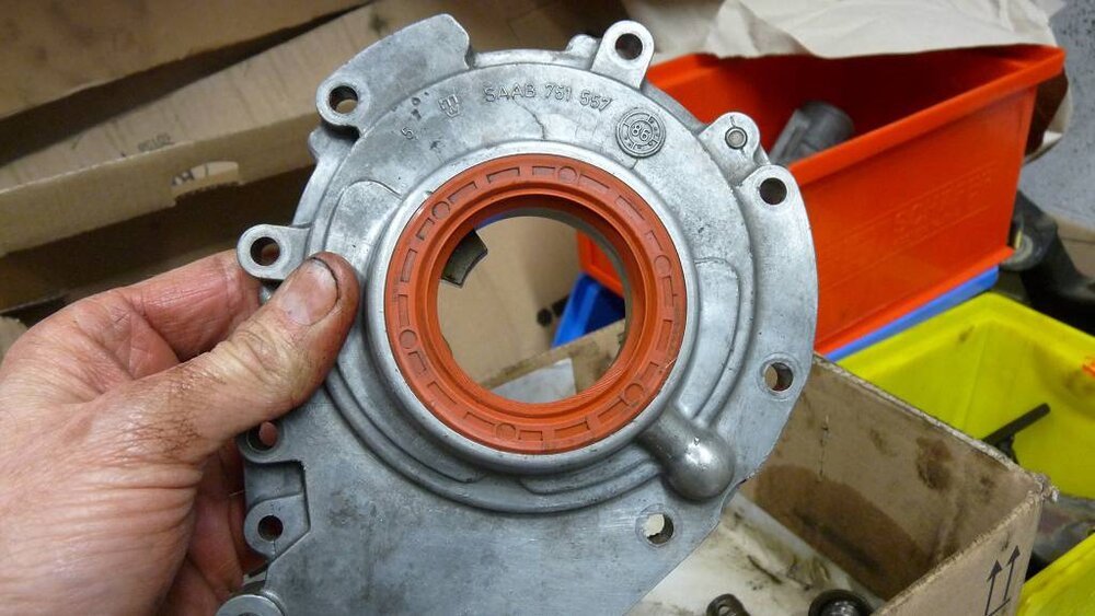 lpumpendeckel.thumb.jpg.b087863c06d35c1a393870465d0ed646.jpg