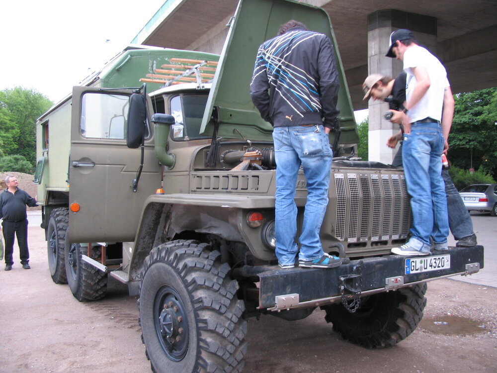 motorhaubensitzen_k_ln_21_05.2005_029_170.thumb.jpg.e38079325ab786f43aea69e7d4419f85.jpg