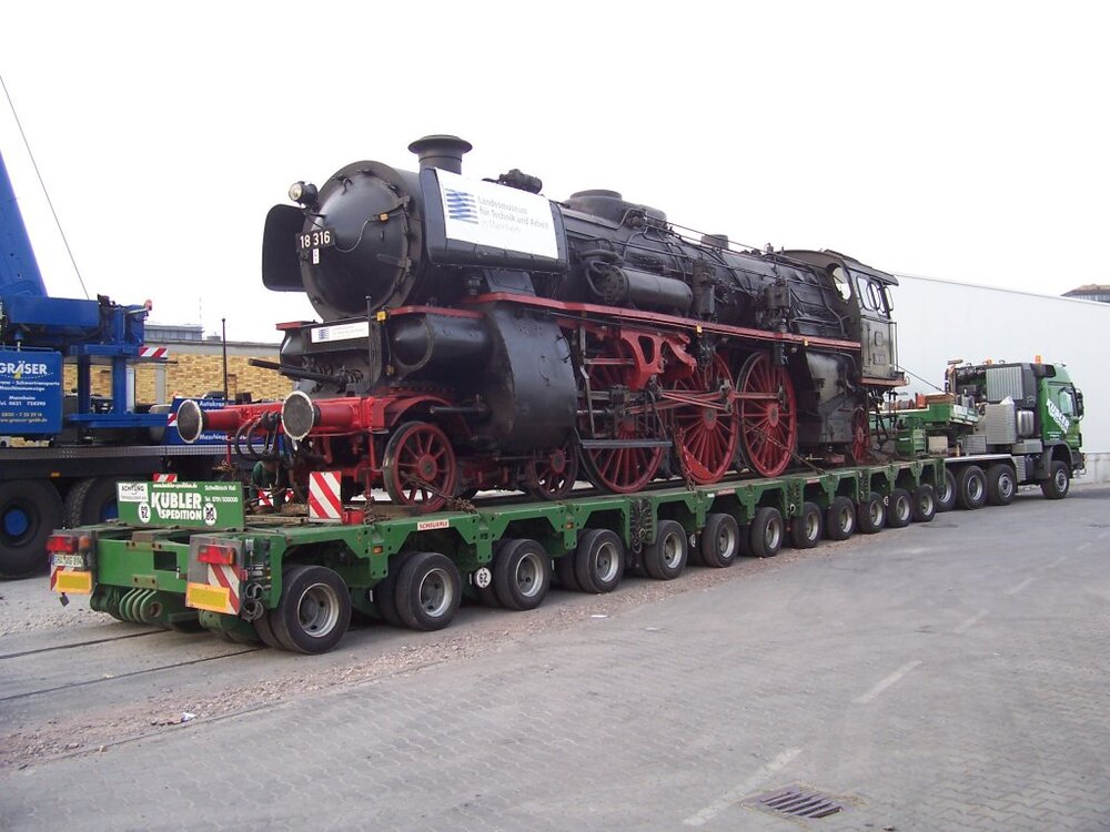 roadtrain2.thumb.jpg.f11ad39bf79af2f5da30fd5779c806b4.jpg