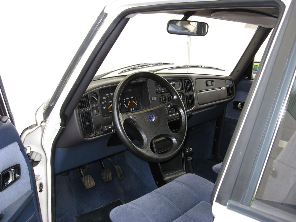 saab.thumb.jpg.c4eea42b37036f3e687ba79523ee616e.jpg