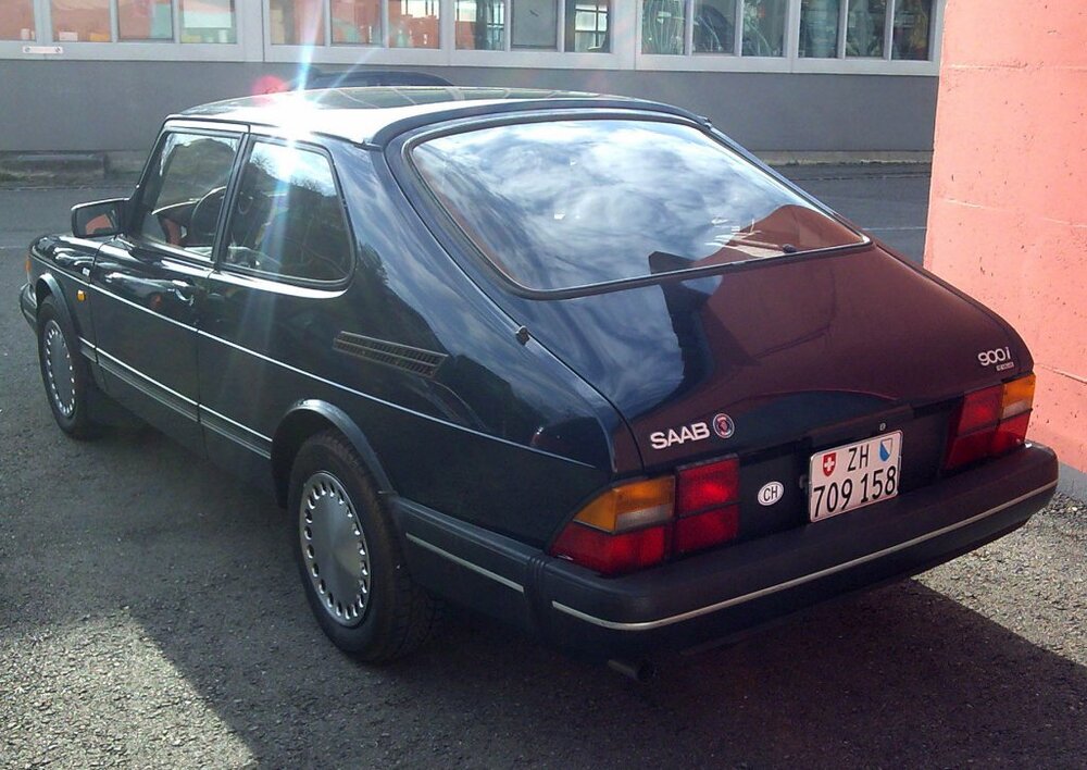 saab900i.1.thumb.jpg.088202fe2afe582dcdf5b1bdf60e2d83.jpg