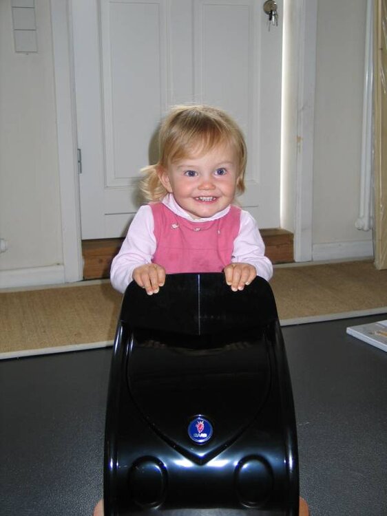 saab_rocking_car_203.thumb.jpg.136a6bc0bd5228940f07df4d9760f880.jpg