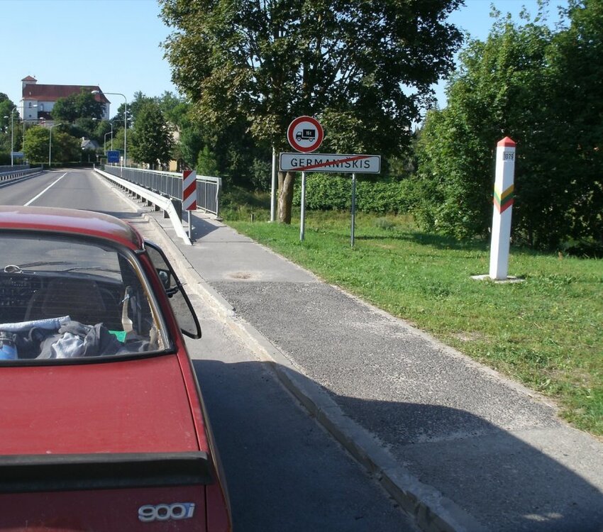 sedan_17.thumb.jpg.23a4179b849af5d000cc09f97333c39b.jpg