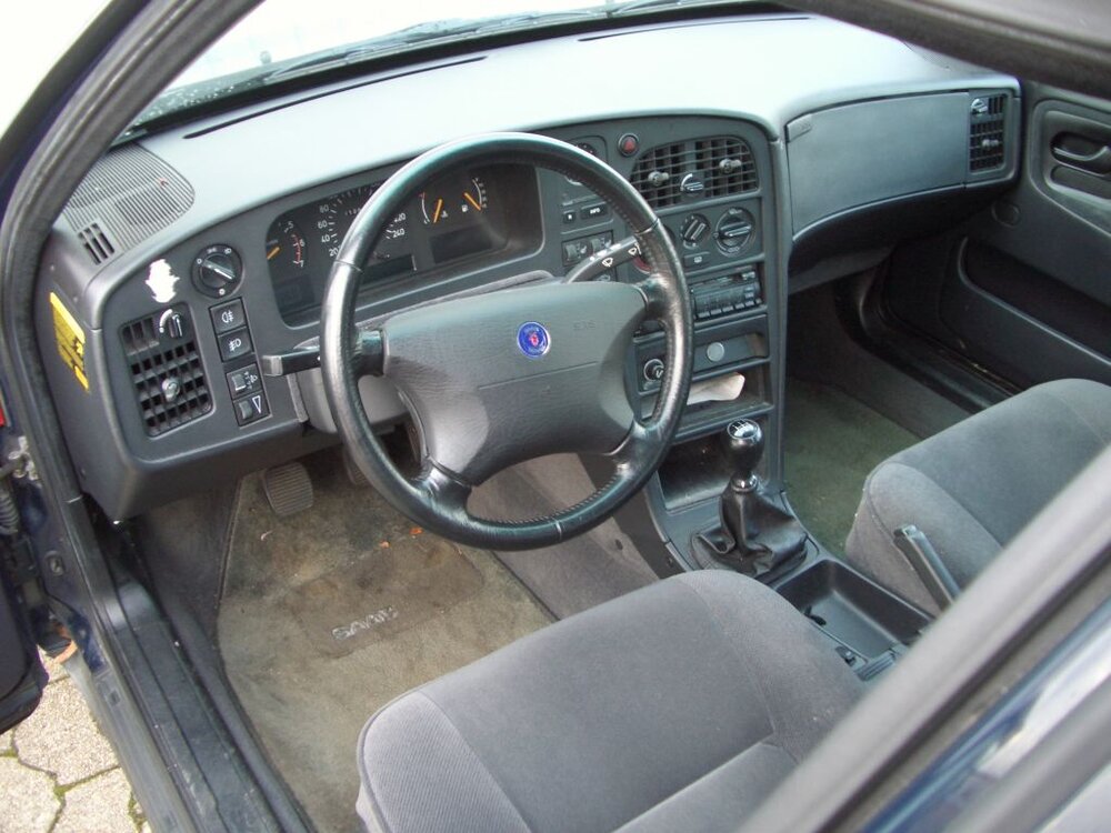 sitze9k.thumb.jpg.d203953b1fbe47e0ca5cf118073cad31.jpg