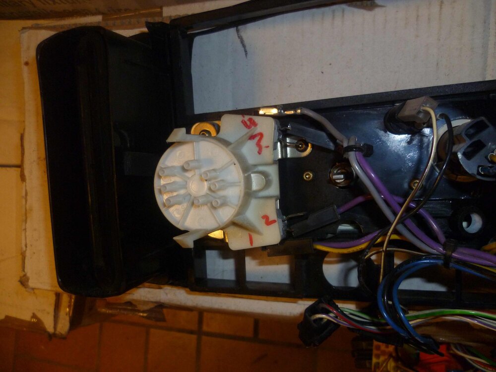 stecker.thumb.jpg.a2f5d99e187e2f48ff2821e3c246c3c8.jpg